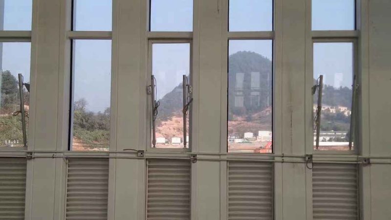 铝合金折叠门价格解析：揭秘一扇门的成本构成**
